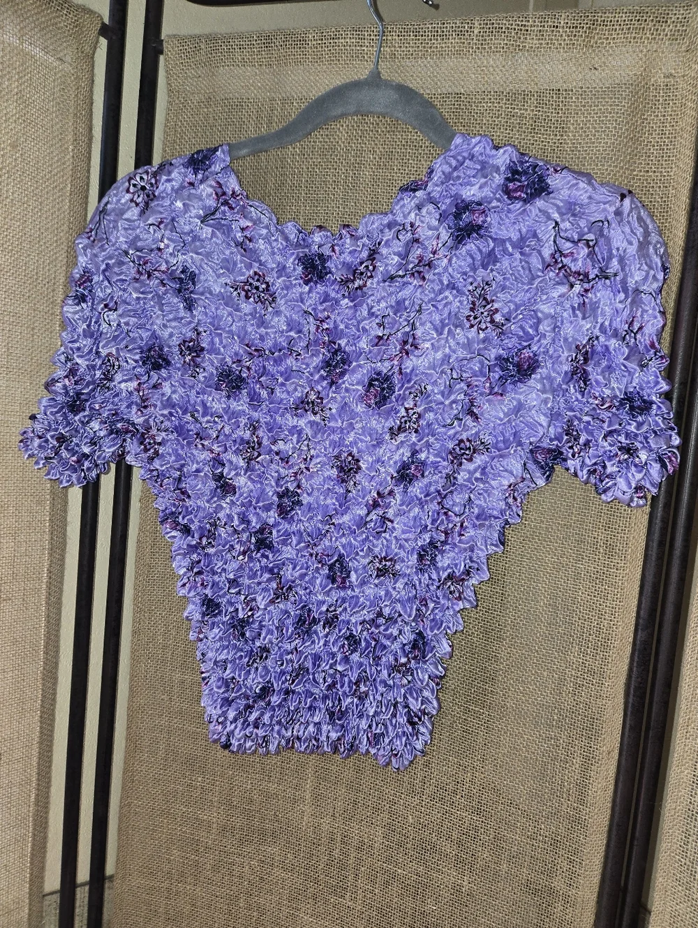 Vintage Y2K 2000s Lavender Floral Popcorn Bubble Stretchy Short Sleeve Top - Picture 8 of 8